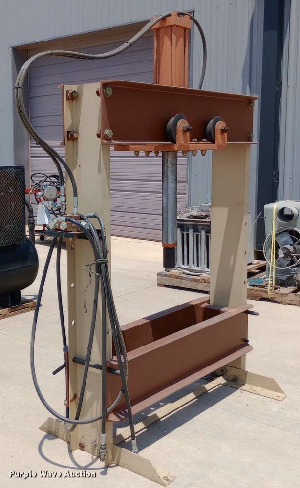 image for item DP1222 Hydraulic press