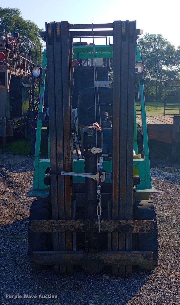 image for item DP1231 1997 Mitsubishi FG25 forklift