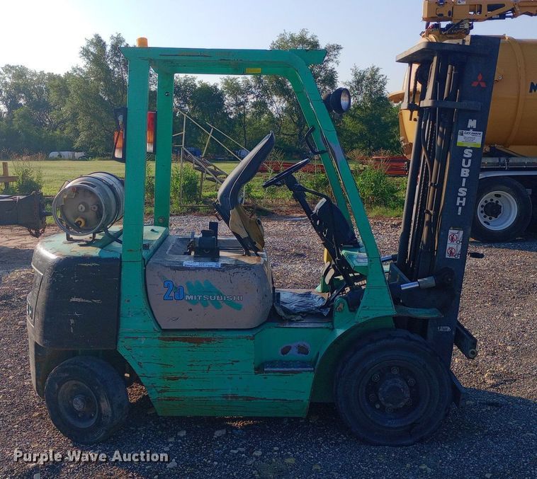 image for item DP1231 1997 Mitsubishi FG25 forklift