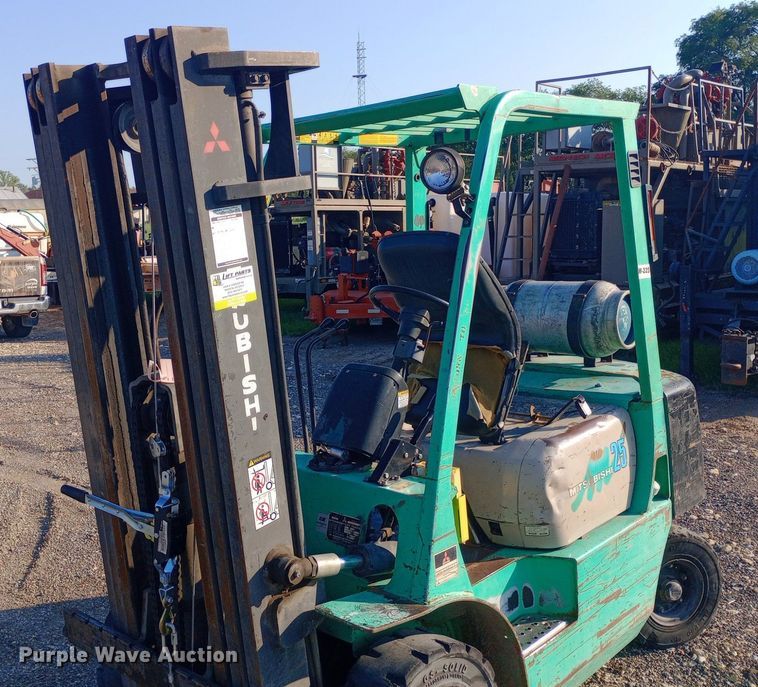 image for item DP1231 1997 Mitsubishi FG25 forklift
