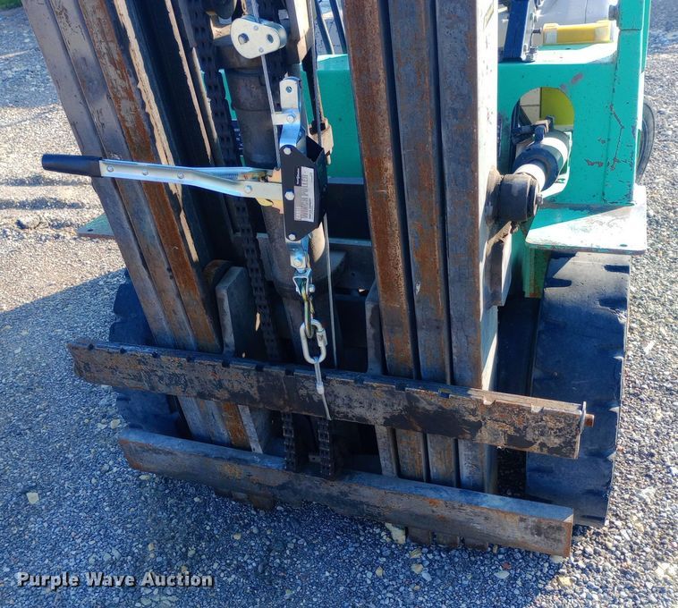 image for item DP1231 1997 Mitsubishi FG25 forklift