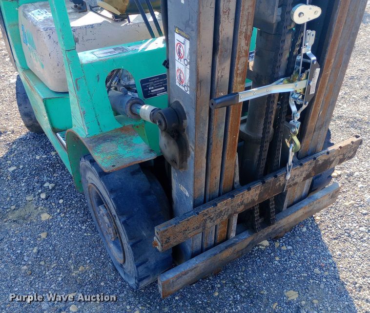 image for item DP1231 1997 Mitsubishi FG25 forklift