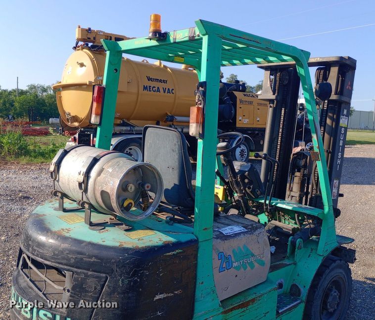 image for item DP1231 1997 Mitsubishi FG25 forklift