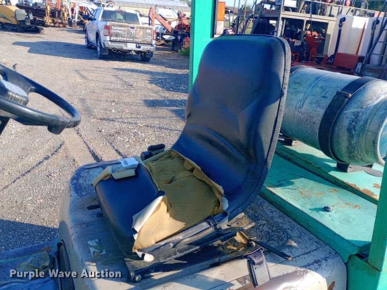 image for item DP1231 1997 Mitsubishi FG25 forklift