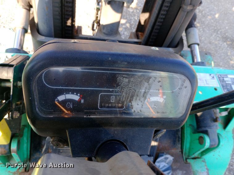 image for item DP1231 1997 Mitsubishi FG25 forklift