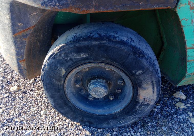 image for item DP1231 1997 Mitsubishi FG25 forklift