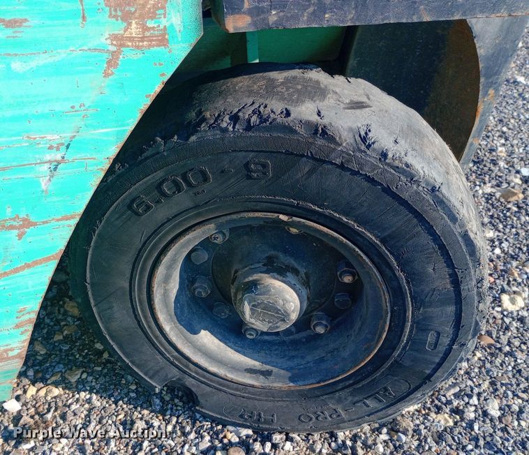 image for item DP1231 1997 Mitsubishi FG25 forklift