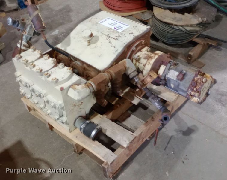 image for item DP1239 Tulsa Rig Iron Fluid pump