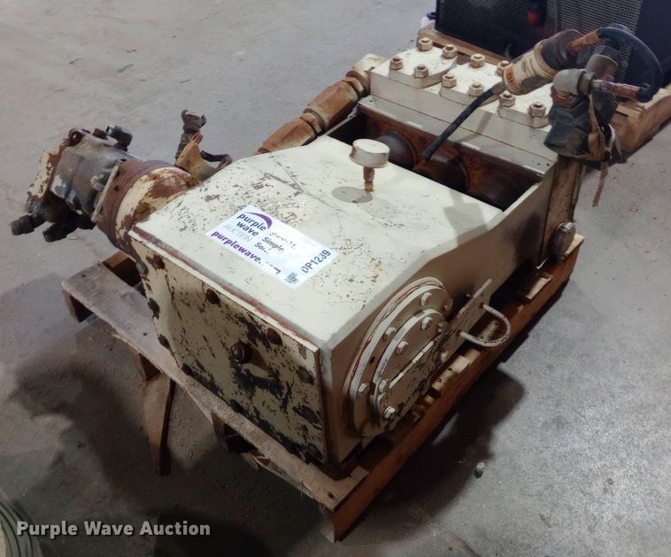 image for item DP1239 Tulsa Rig Iron Fluid pump