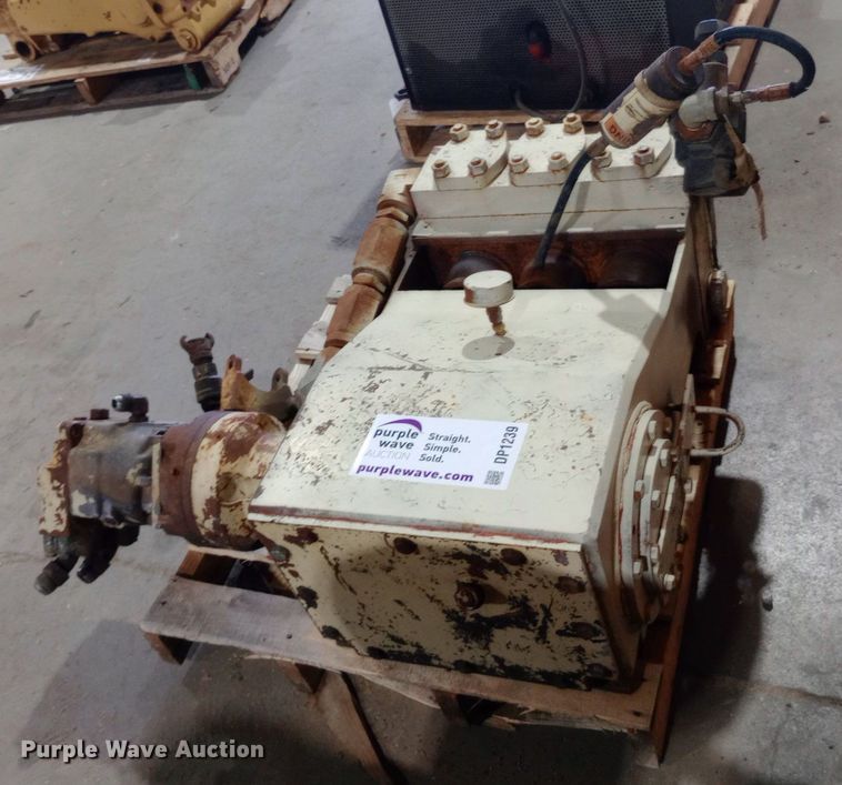 image for item DP1239 Tulsa Rig Iron Fluid pump