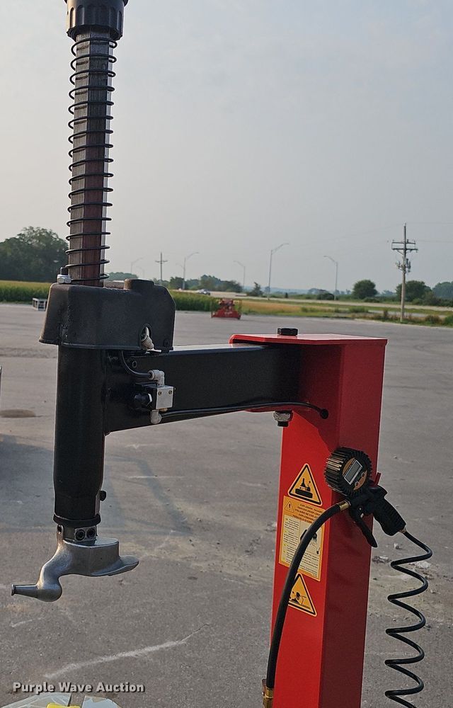 image for item DP6599 2024 Powertek PT620 tire machine