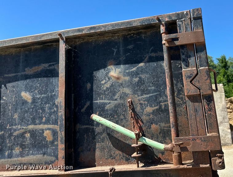 image for item DP8400 1981 Oshkosh dump truck