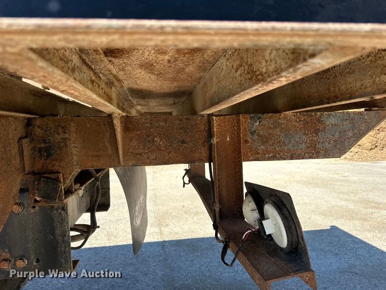 image for item DP8400 1981 Oshkosh dump truck