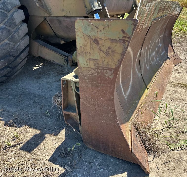 image for item DP8402 Clark  290 wheel dozer