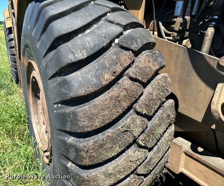 image for item DP8402 Clark  290 wheel dozer