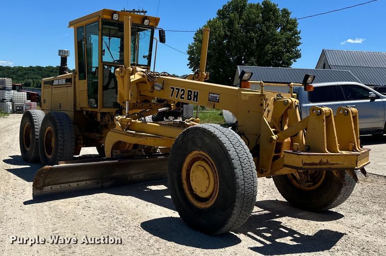 image for item DP8403 1995 John Deere 772BH rigid frame motor grader