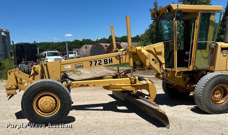 image for item DP8403 1995 John Deere 772BH rigid frame motor grader