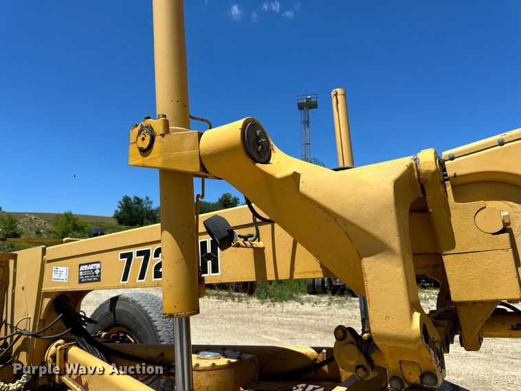 image for item DP8403 1995 John Deere 772BH rigid frame motor grader