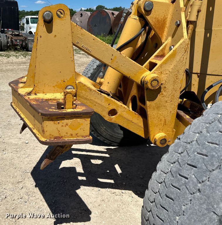 image for item DP8403 1995 John Deere 772BH rigid frame motor grader