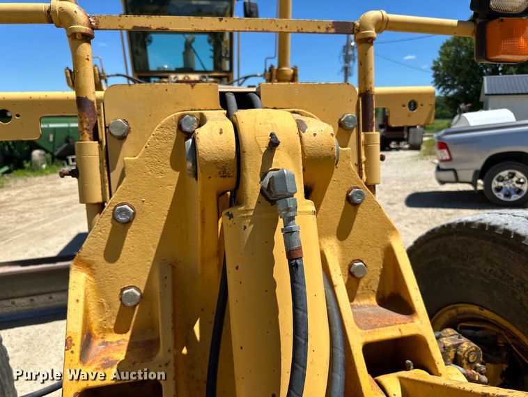 image for item DP8403 1995 John Deere 772BH rigid frame motor grader