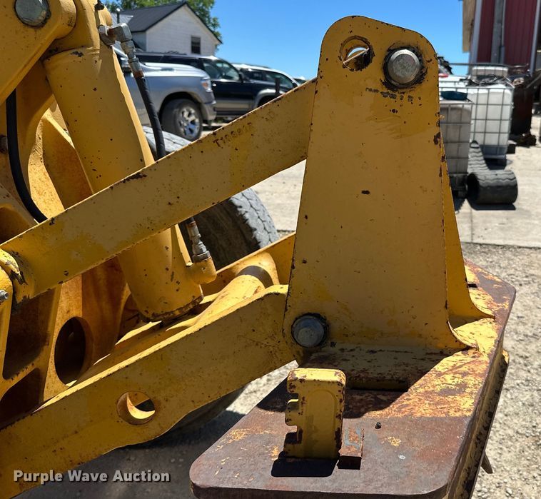 image for item DP8403 1995 John Deere 772BH rigid frame motor grader