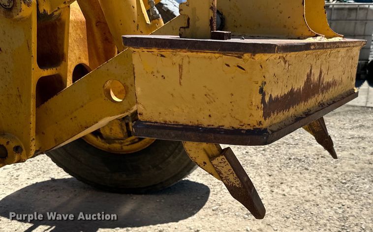 image for item DP8403 1995 John Deere 772BH rigid frame motor grader