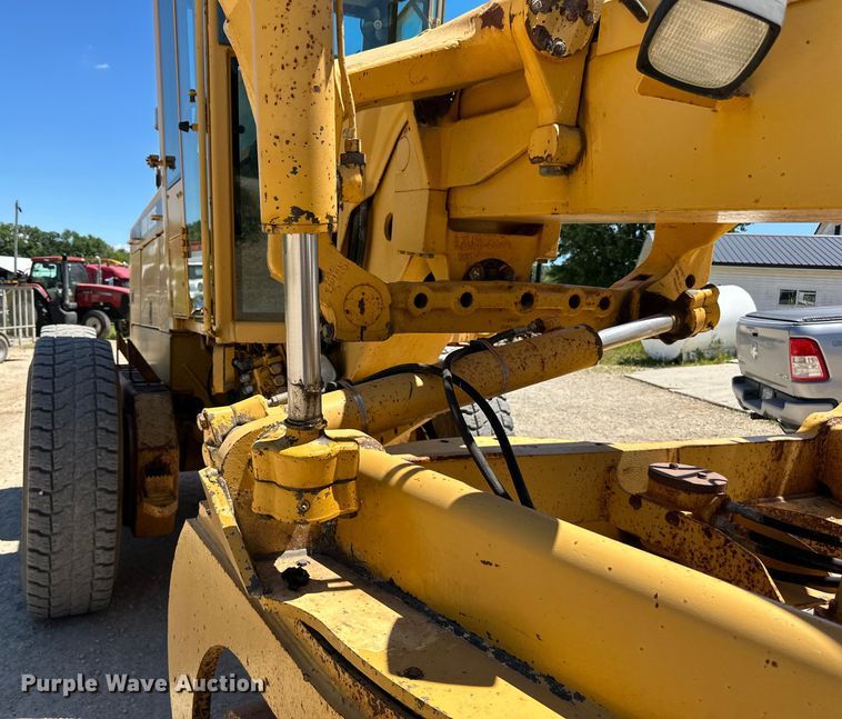 image for item DP8403 1995 John Deere 772BH rigid frame motor grader