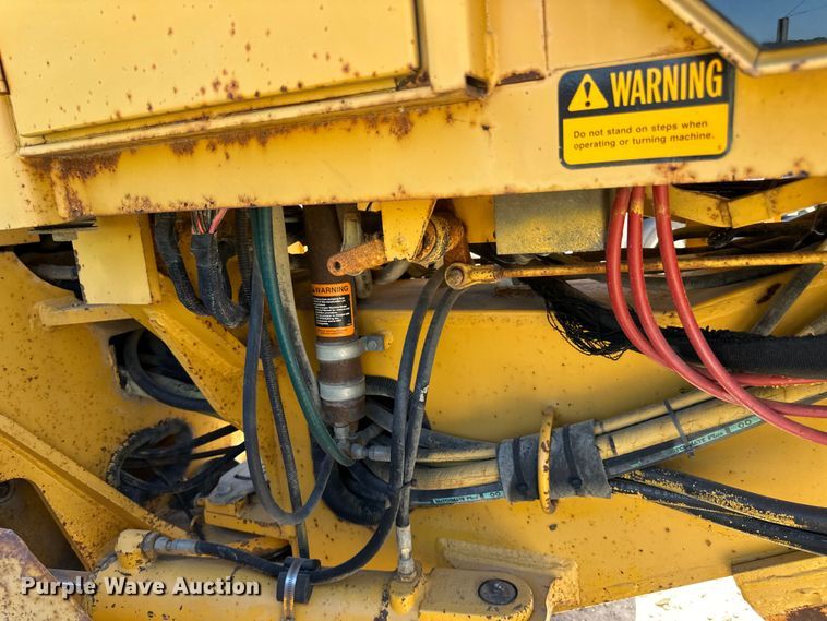 image for item DP8403 1995 John Deere 772BH rigid frame motor grader