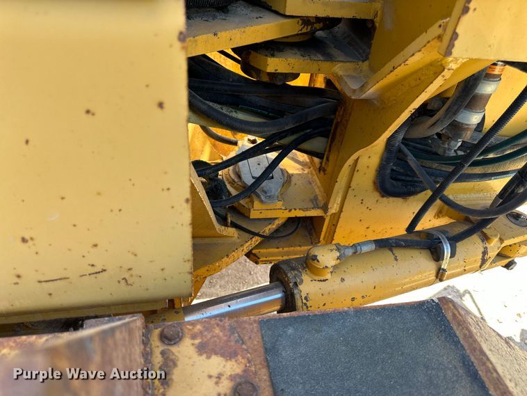 image for item DP8403 1995 John Deere 772BH rigid frame motor grader