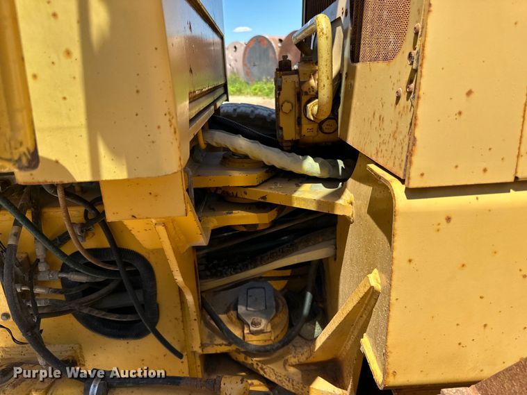 image for item DP8403 1995 John Deere 772BH rigid frame motor grader