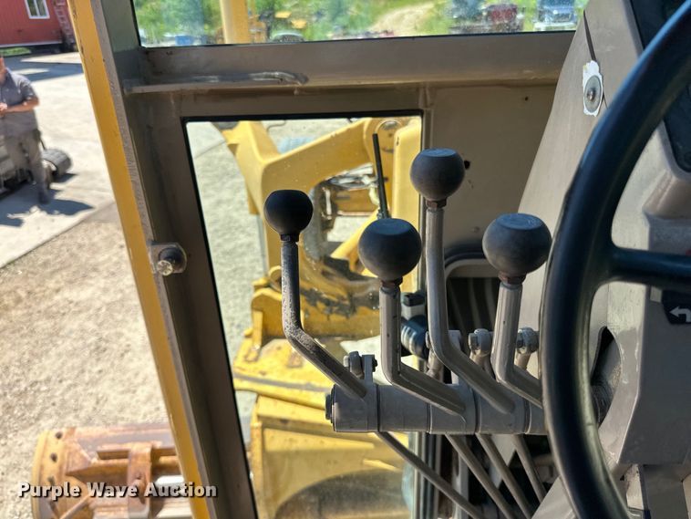 image for item DP8403 1995 John Deere 772BH rigid frame motor grader