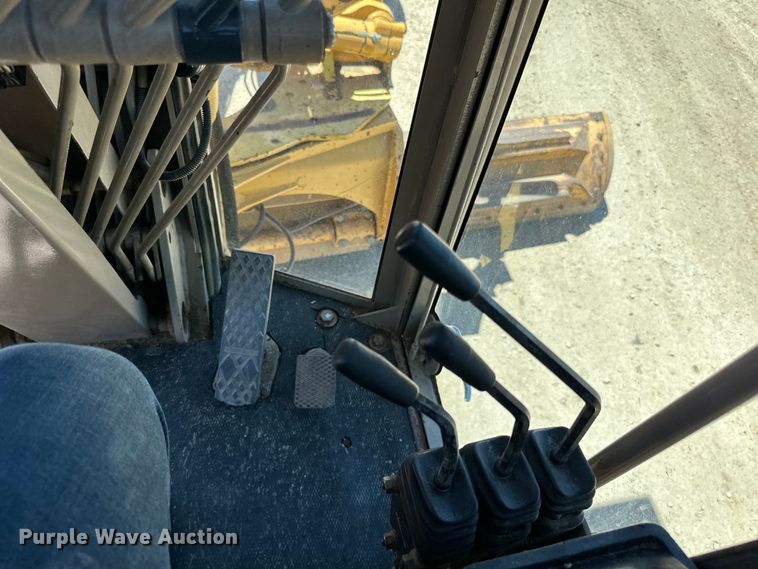 image for item DP8403 1995 John Deere 772BH rigid frame motor grader