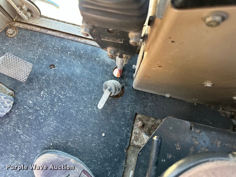 image for item DP8403 1995 John Deere 772BH rigid frame motor grader