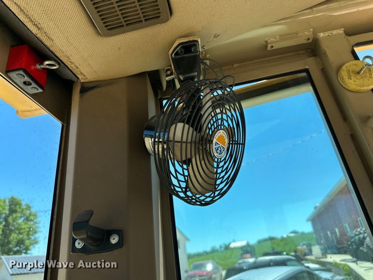 image for item DP8403 1995 John Deere 772BH rigid frame motor grader