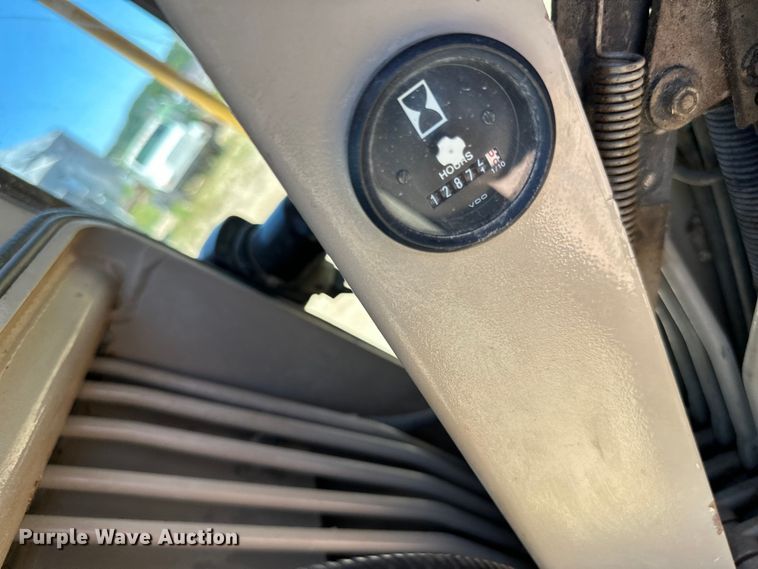 image for item DP8403 1995 John Deere 772BH rigid frame motor grader