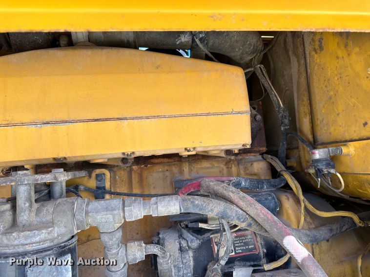 image for item DP8403 1995 John Deere 772BH rigid frame motor grader