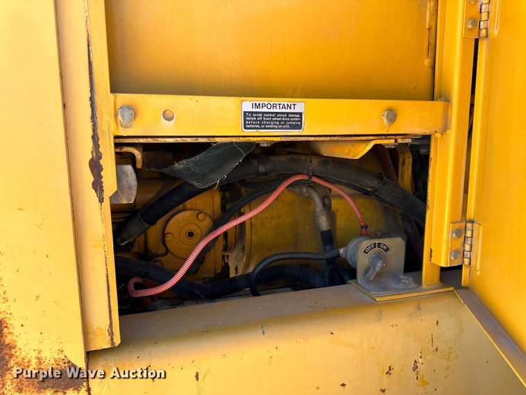 image for item DP8403 1995 John Deere 772BH rigid frame motor grader