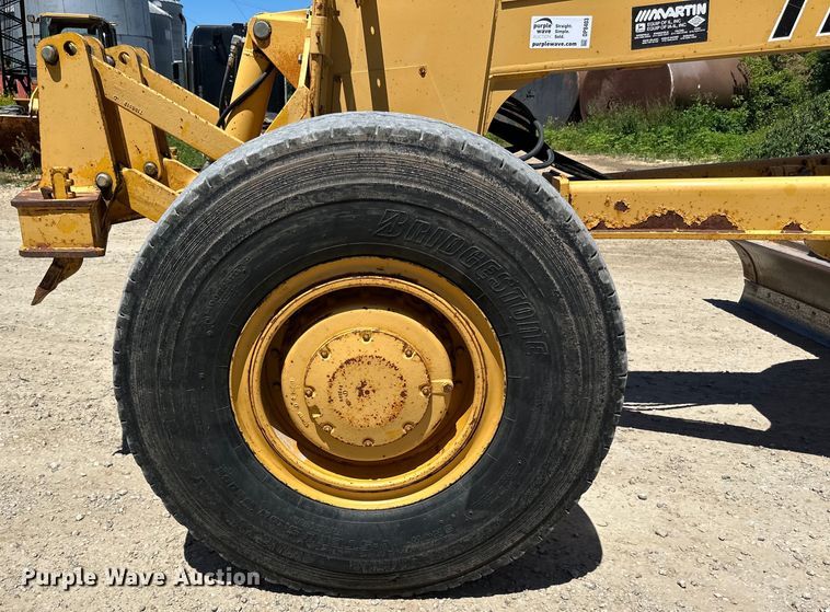 image for item DP8403 1995 John Deere 772BH rigid frame motor grader