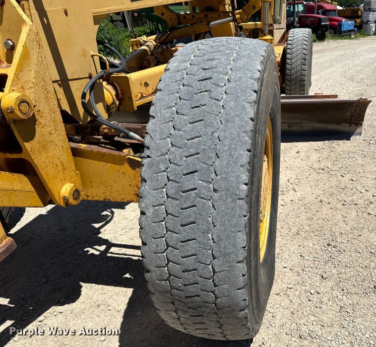 image for item DP8403 1995 John Deere 772BH rigid frame motor grader