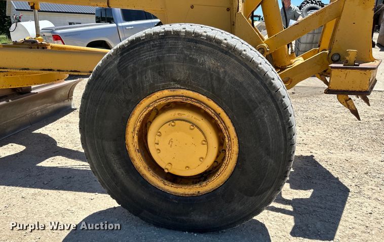 image for item DP8403 1995 John Deere 772BH rigid frame motor grader