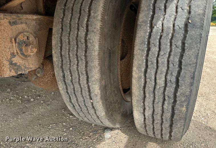 image for item DP8412 2007 Fontaine  Elite Series  drop deck trailer