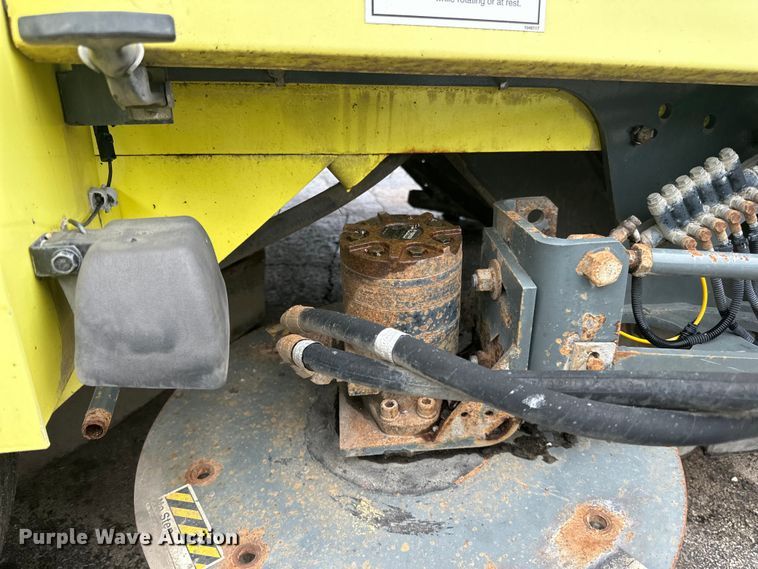 image for item DP8420 2004 Elgin Pellican Series P street sweeper