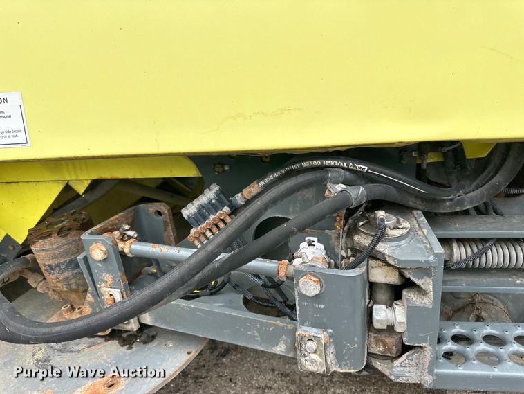 image for item DP8420 2004 Elgin Pellican Series P street sweeper