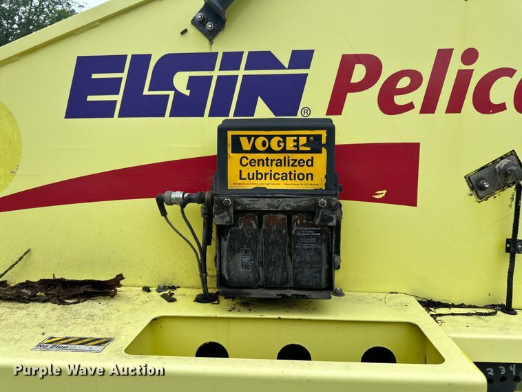 image for item DP8420 2004 Elgin Pellican Series P street sweeper