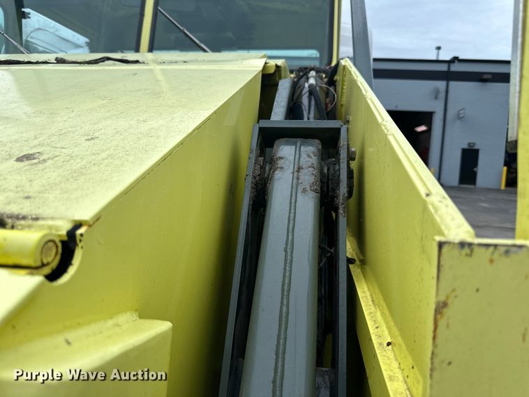 image for item DP8420 2004 Elgin Pellican Series P street sweeper