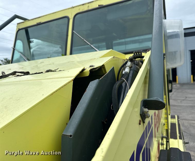 image for item DP8420 2004 Elgin Pellican Series P street sweeper