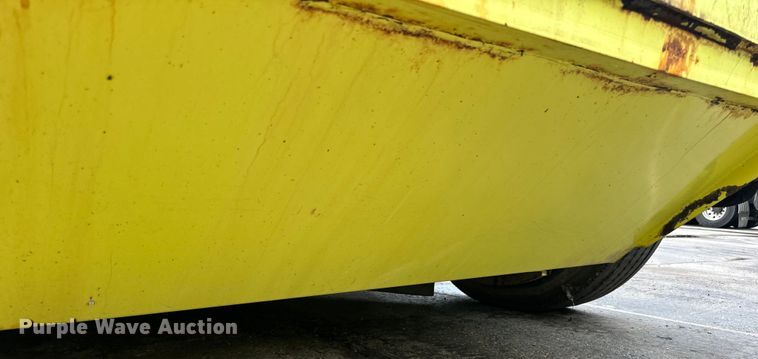 image for item DP8420 2004 Elgin Pellican Series P street sweeper