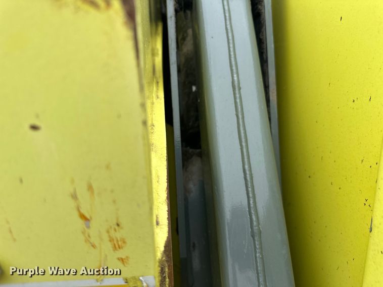 image for item DP8420 2004 Elgin Pellican Series P street sweeper