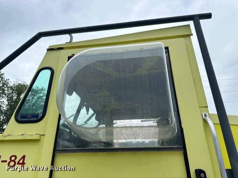 image for item DP8420 2004 Elgin Pellican Series P street sweeper