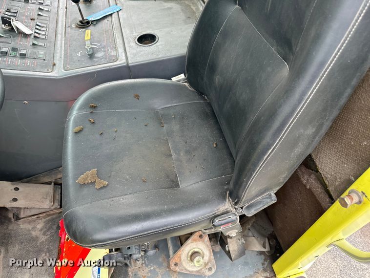 image for item DP8420 2004 Elgin Pellican Series P street sweeper